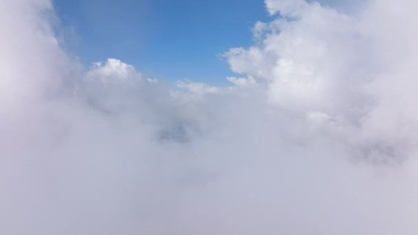 Gonfio soffice bianco nuvole cielo lasso di tempo, Lentamente in movimento nuvole B Roll Footage — Video Stock