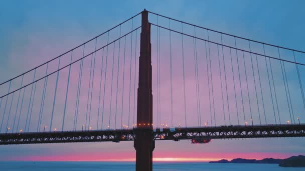 Most Golden Gate Widok z dołu, Aerial drone California, USA — Wideo stockowe