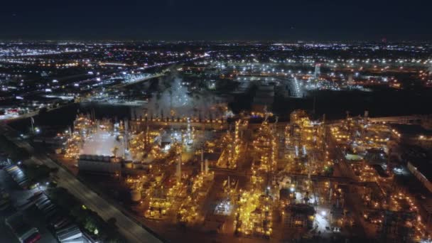 Дивовижні панорамні пейзажі індустріальної околиці міста — стокове відео