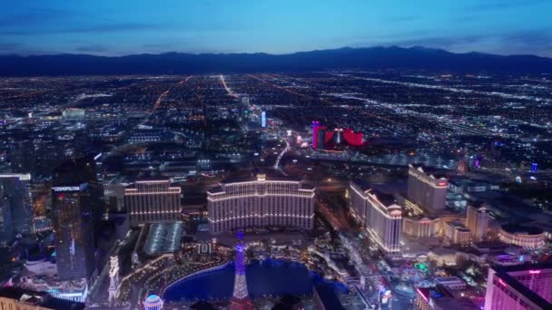 Las Vegas Nevada, USA Widok z lotu ptaka 4K na centrum miasta o nazwie The Strip — Wideo stockowe