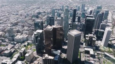 Hollywood Los Angeles 'ın hava aracı görüntüleri. Şehir merkezi gökdelenleri, California. 
