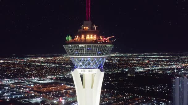 Breathtaking panoramic aerial around Stratosphere tower, Las Vegas under stars — 비디오