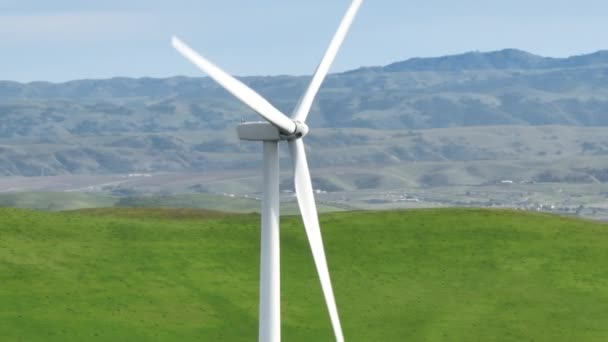 Summer footage environment background 4K Close up view windmills turbines — Stockvideo