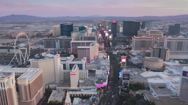 Escenario del paisaje urbano, 4K Vista aérea del horizonte del atardecer Escena del atardecer en la ciudad de Las Vegas — Vídeo de stock