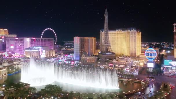 Авіаційний Краєвид Лас Вегаса Вночі Красивим Танцювальним Шоу Bellagio Освітленим — стокове відео
