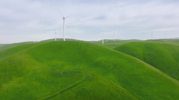 Windturbines Die Schone Hernieuwbare Energie Opwekken Voor Duurzame Ontwikkeling Luchtbeelden — Stockvideo
