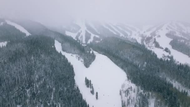 Spectaculaire Alpine Bestemming Met Majestueuze Besneeuwde Toppen Prachtige Scène Met — Stockvideo