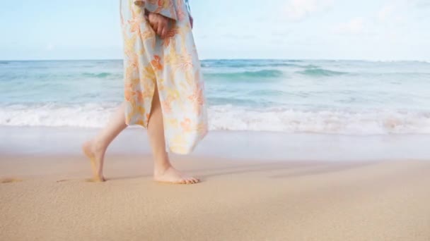 Vítima Violência Doméstica Sentindo Liberdade Libertação Oceano Feche Pernas Das — Vídeo de Stock