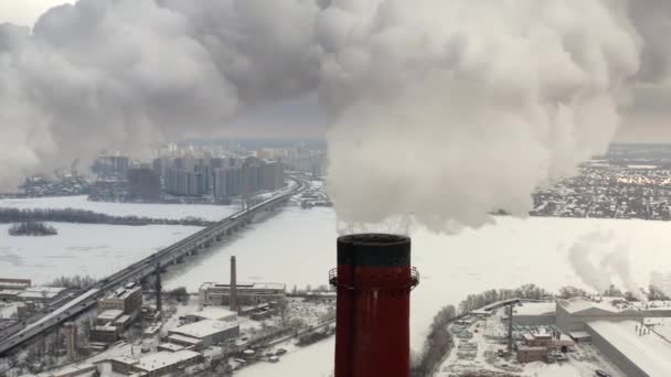 Kyiv Ukrayna Arkasında Bir Şehir Manzarası Olan Termik Santralin Insansız — Stok video