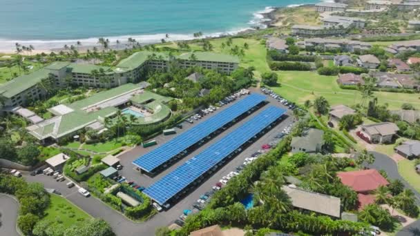 Сонячна Панель Парковці Пляжі Подорожуюча Індустрія Відновлюваною Енергією Повітряний Курорт — стокове відео