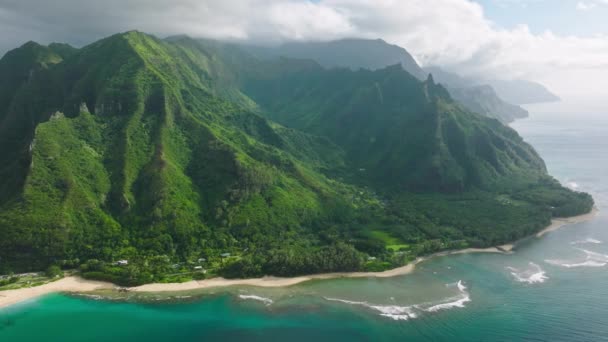 Vista Aérea Cinematográfica Natureza Selvagem Mundialmente Famosa Costa Napali Aventura — Vídeo de Stock