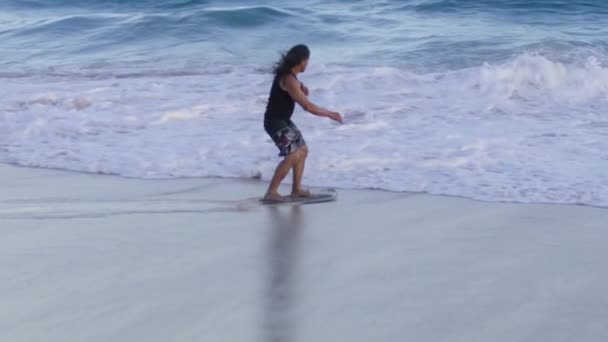 Kauai Island Hawaii May 2022 Slow Motion Long Hair Authentic — Video Stock