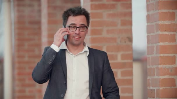 Surprised Man Has Emotional Conversation Phone Caucasian Guy Picks Cell — Stockvideo