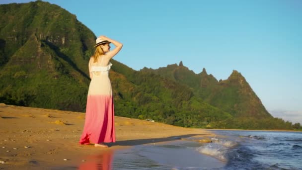 Slow Motion Cinematic Shot Red Camera Traveler Woman Walking Golden — стоковое видео