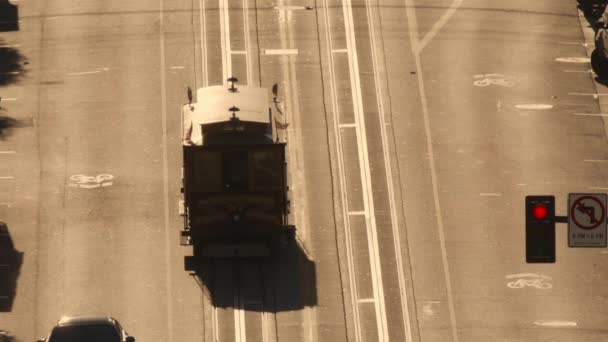 Retro Tram Moves Empty California Street San Francisco Early Weekend — стоковое видео