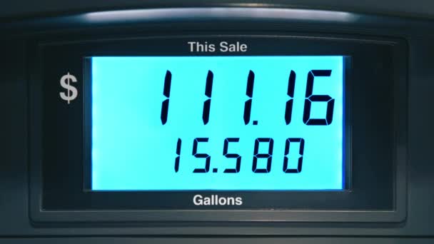 Blue Screen 140 Dollars Maximum Fuel Price Increase Due Inflation — Vídeo de Stock