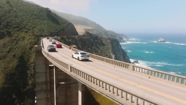 Aerial Close Pacific Coast Highway Big Creek Bixby Bridge Northern — стоковое видео