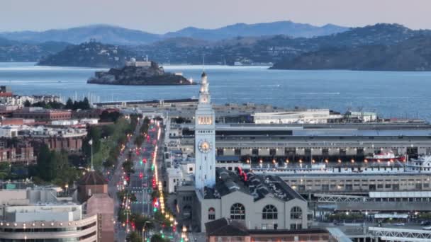 Cinematic Aerial Shot Historic Landmark Ferry Building Tower Embarcadero San — ストック動画