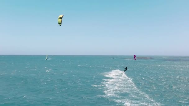 Jul 2022 California Usa Riders Windsurfing Crystal Clear Ocean Flat — Stockvideo