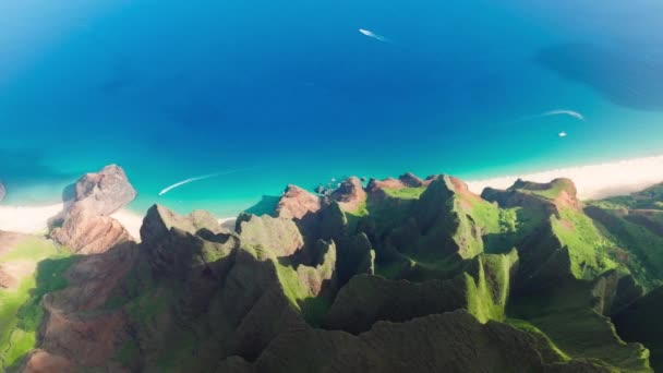 Beautiful Nature Drone Flying Green Jungle Mountain Peaks Revealing Tropical — Wideo stockowe
