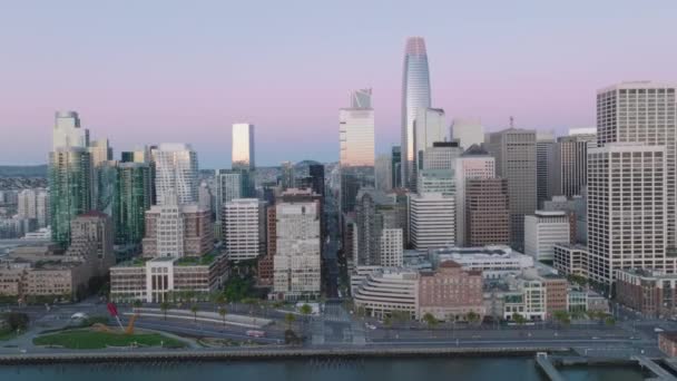 Contemporary Buildings Financial Headquarters Offices Purple Sunrise Sky Drone Footage — Vídeos de Stock