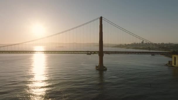 San Franciscos Most Famous Landmark Sunrise California Usa Aerial Footage — Vídeos de Stock