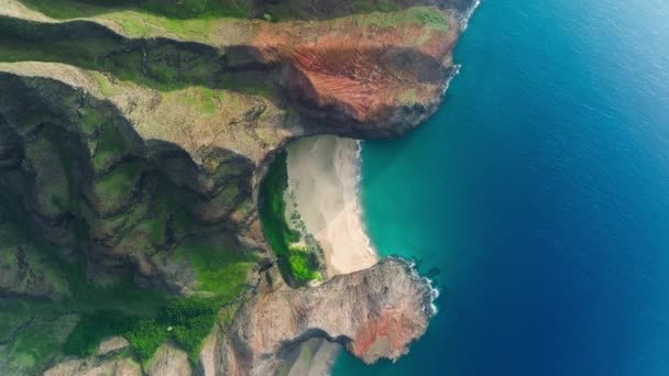 Epic Aerial Pali Coast Secret Beach World Famous Incredible Place — Vídeo de Stock