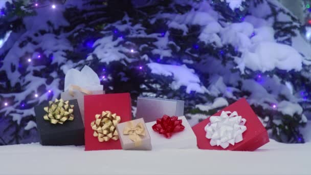 Winter Wonderland Christmas Gifts New Year Presents Christmas Tree Glowing — Vídeo de Stock