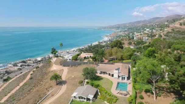 Drone Footage Malibus Coastline Luxury Private Property Beautiful Beachfront Villas — Stock Video