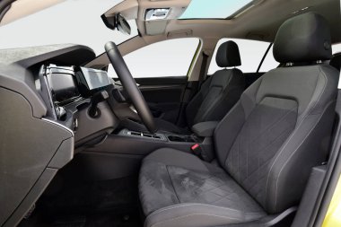 Yolcu vagonunun ön koltukları.