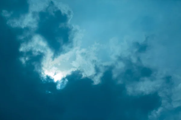 Primer Plano Nubes Con Luz Del Sol Fluyendo Través Ellas — Foto de Stock