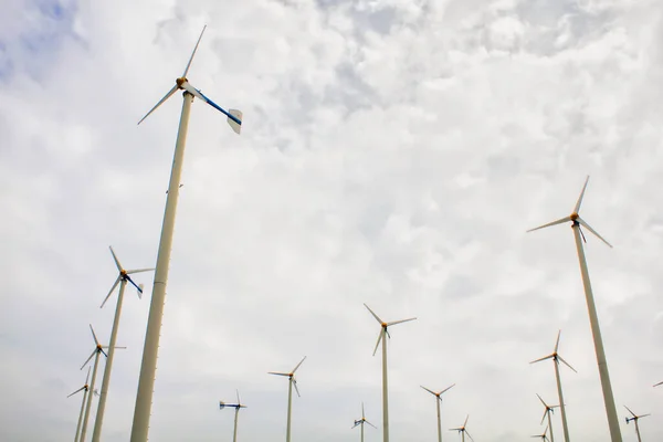 Windturbinen Zur Erzeugung Sauberer Energie Zur Verhinderung Der Globalen Erwärmung — Stockfoto