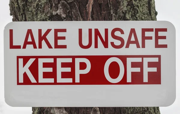 Unsafe Lake Sign — Stock Photo, Image