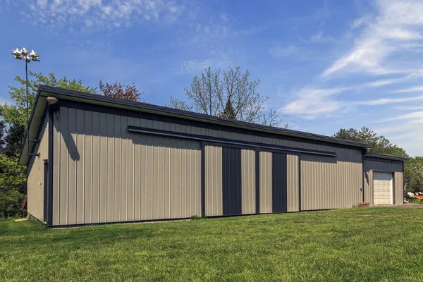 Large Metal Barn — Stock Photo, Image