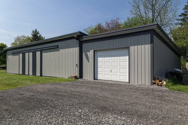 Long Metal Barn — Stock Photo, Image