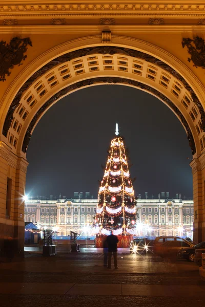 Winterpalast in der Weihnachtszeit — Stockfoto