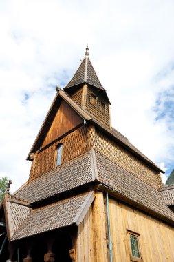 Kilise urnes çıta