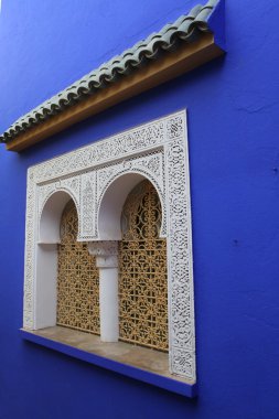 Arapça tarzı penceresi