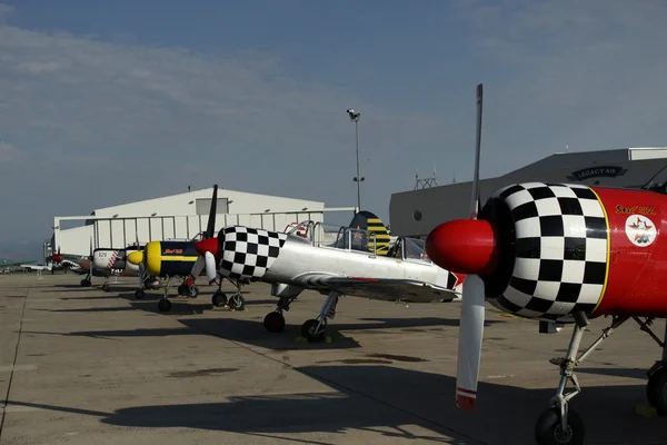 Aviones en la pista —  Fotos de Stock