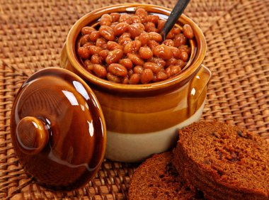 Kuru fasulye ve kahverengi ekmek ayarı