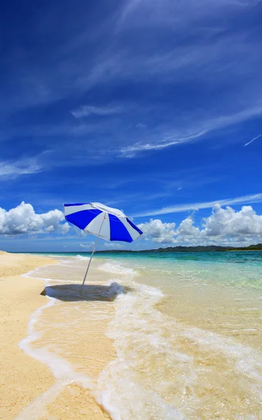 Hermosa playa en verano — Foto de Stock