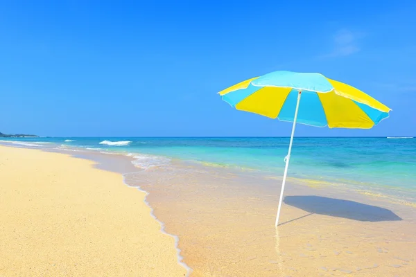 Hermosa playa en verano — Foto de Stock