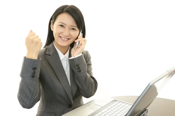 Office worker with smart phone — Stock Photo, Image