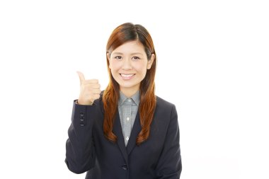 bir kadın kim mutlu gülümseyerek