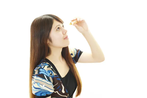 kadın onun gözüyle bakmak