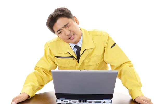 Cansado e estressado Trabalhador asiático — Fotografia de Stock