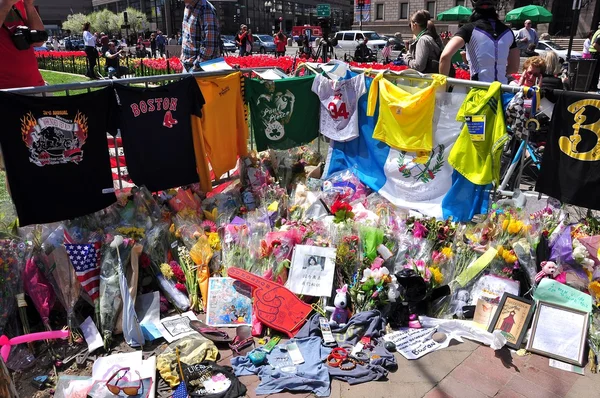 Boston marathon bombardementen memorial — Stockfoto