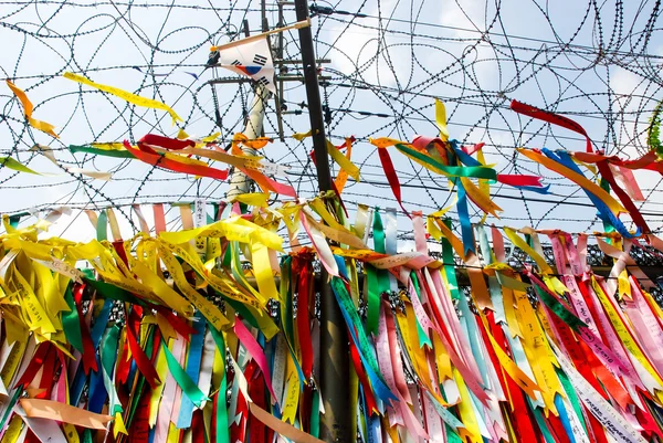 Millions of prayer ribbons, DMZ, Korea — Stock Photo, Image