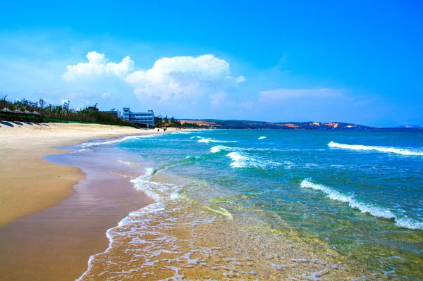 Mer pure dans la baie de Mui ne, Vietnam — Photo