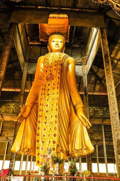 Statua di Buddha sul Colle Mandalay, Myanmar — Foto Stock